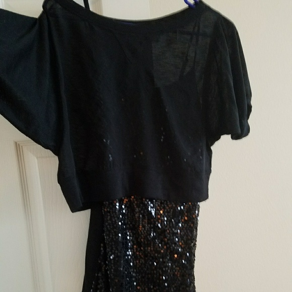 ❤️ 5 for $10❤️ Black sequin blouse - Picture 2 of 4